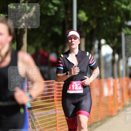 07.09.2025 - 19. Norderstedt Triathlon Michael Strokosch http://msf.ph/oto/8801831 07.09.2025 10:59:20 Laufen 64, 73, 83, 1123 meine-sportfotos.de