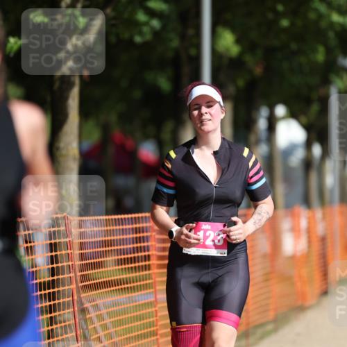 07.09.2025 - 19. Norderstedt Triathlon Michael Strokosch http://msf.ph/oto/8801839 07.09.2025 10:59:20 Laufen 64, 73, 83, 1123 meine-sportfotos.de