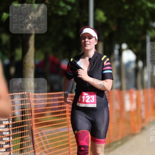 07.09.2025 - 19. Norderstedt Triathlon Michael Strokosch http://msf.ph/oto/8801846 07.09.2025 10:59:20 Laufen 64, 73, 83, 1123 meine-sportfotos.de