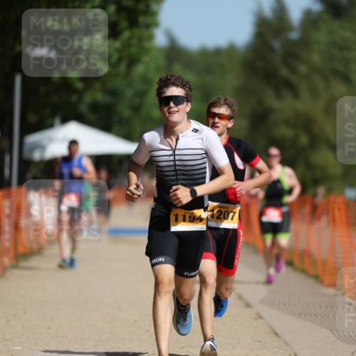 07.09.2025 - 19. Norderstedt Triathlon Michael Strokosch http://msf.ph/oto/8801856 07.09.2025 12:02:49 Laufen 1194, 1207 meine-sportfotos.de
