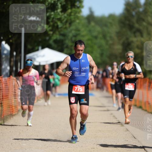 07.09.2025 - 19. Norderstedt Triathlon Michael Strokosch http://msf.ph/oto/8801984 07.09.2025 12:02:55 Laufen 186, 199, 775, 784, 1207 meine-sportfotos.de