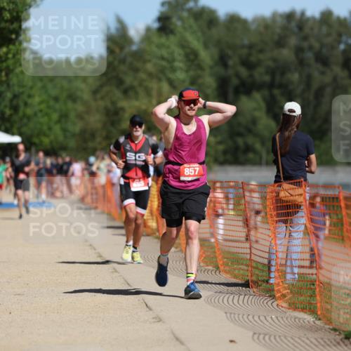 07.09.2025 - 19. Norderstedt Triathlon Michael Strokosch http://msf.ph/oto/8801994 07.09.2025 12:32:44 Laufen 695, 857 meine-sportfotos.de