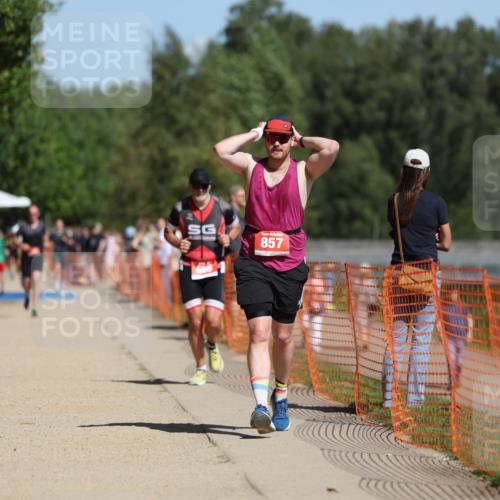 07.09.2025 - 19. Norderstedt Triathlon Michael Strokosch http://msf.ph/oto/8802002 07.09.2025 12:32:44 Laufen 695, 857 meine-sportfotos.de