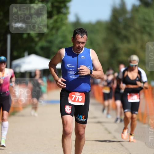07.09.2025 - 19. Norderstedt Triathlon Michael Strokosch http://msf.ph/oto/8802032 07.09.2025 12:02:56 Laufen 186, 199, 775, 784 meine-sportfotos.de