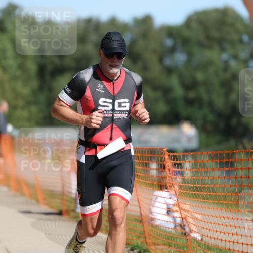 07.09.2025 - 19. Norderstedt Triathlon Michael Strokosch http://msf.ph/oto/8802062 07.09.2025 12:32:49 Laufen 695, 857 meine-sportfotos.de