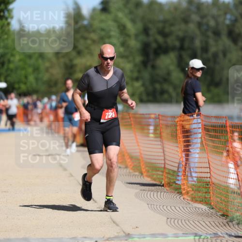07.09.2025 - 19. Norderstedt Triathlon Michael Strokosch http://msf.ph/oto/8802110 07.09.2025 12:32:56 Laufen 245, 258, 728 meine-sportfotos.de