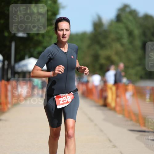 07.09.2025 - 19. Norderstedt Triathlon Michael Strokosch http://msf.ph/oto/8802233 07.09.2025 12:33:03 Laufen 245, 258 meine-sportfotos.de