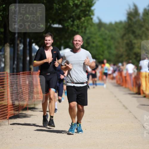 07.09.2025 - 19. Norderstedt Triathlon Michael Strokosch http://msf.ph/oto/8802301 07.09.2025 12:33:14 Laufen 801, 1223, 1241 meine-sportfotos.de