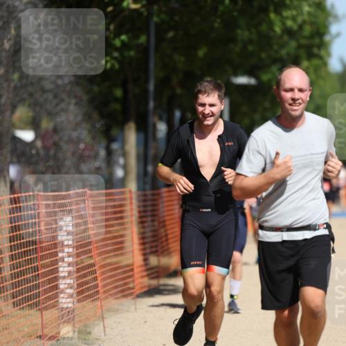 07.09.2025 - 19. Norderstedt Triathlon Michael Strokosch http://msf.ph/oto/8802328 07.09.2025 12:33:16 Laufen 801, 1223, 1241, 1265 meine-sportfotos.de
