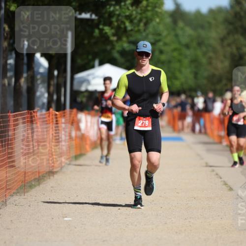 07.09.2025 - 19. Norderstedt Triathlon Michael Strokosch http://msf.ph/oto/8802741 07.09.2025 12:04:02 Laufen 279, 1183 meine-sportfotos.de