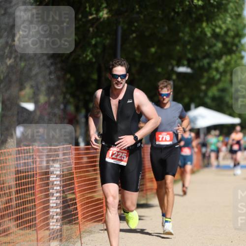 07.09.2025 - 19. Norderstedt Triathlon Michael Strokosch http://msf.ph/oto/8802759 07.09.2025 12:33:52 Laufen 773, 776, 1225 meine-sportfotos.de
