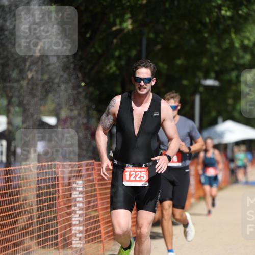 07.09.2025 - 19. Norderstedt Triathlon Michael Strokosch http://msf.ph/oto/8802775 07.09.2025 12:33:53 Laufen 773, 776, 1225 meine-sportfotos.de