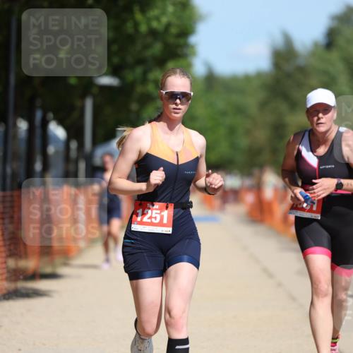 07.09.2025 - 19. Norderstedt Triathlon Michael Strokosch http://msf.ph/oto/8803035 07.09.2025 12:34:06 Laufen 1251, 1368, 1381 meine-sportfotos.de