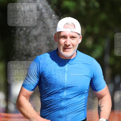 07.09.2025 - 19. Norderstedt Triathlon Michael Strokosch http://msf.ph/oto/8803193 07.09.2025 12:04:31 Laufen 191, 303, 736, 819 meine-sportfotos.de