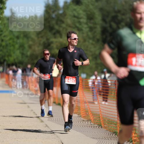 07.09.2025 - 19. Norderstedt Triathlon Michael Strokosch http://msf.ph/oto/8803345 07.09.2025 12:04:40 Laufen 138, 252, 1357 meine-sportfotos.de