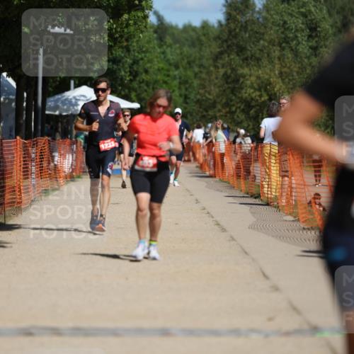 07.09.2025 - 19. Norderstedt Triathlon Michael Strokosch http://msf.ph/oto/8803371 07.09.2025 12:34:31 Laufen 696, 803, 1213, 1233 meine-sportfotos.de