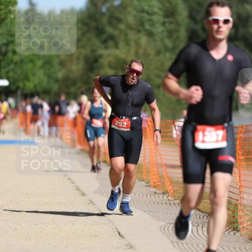 07.09.2025 - 19. Norderstedt Triathlon Michael Strokosch http://msf.ph/oto/8803387 07.09.2025 12:04:42 Laufen 138, 252, 1357 meine-sportfotos.de