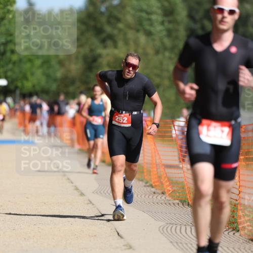 07.09.2025 - 19. Norderstedt Triathlon Michael Strokosch http://msf.ph/oto/8803393 07.09.2025 12:04:43 Laufen 138, 252, 1357 meine-sportfotos.de