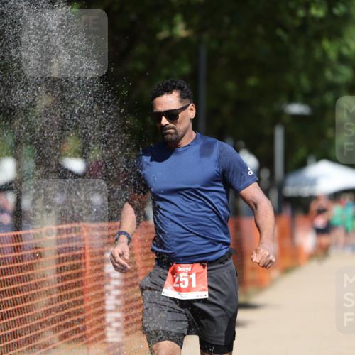 07.09.2025 - 19. Norderstedt Triathlon Michael Strokosch http://msf.ph/oto/8803716 07.09.2025 12:35:12 Laufen 251, 838, 1286 meine-sportfotos.de