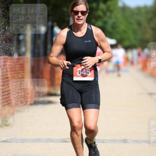 07.09.2025 - 19. Norderstedt Triathlon Michael Strokosch http://msf.ph/oto/8803799 07.09.2025 12:35:27 Laufen 151, 845, 851 meine-sportfotos.de