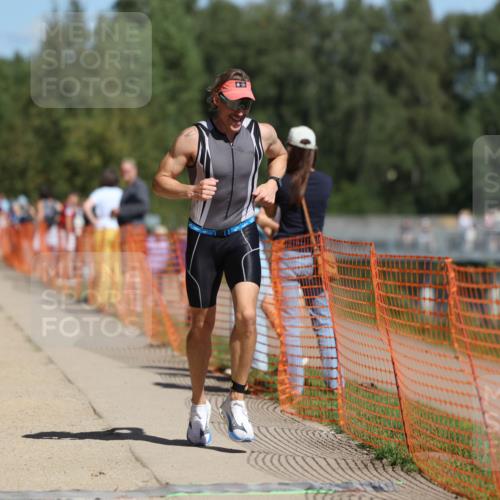 07.09.2025 - 19. Norderstedt Triathlon Michael Strokosch http://msf.ph/oto/8803869 07.09.2025 12:35:31 Laufen 151, 845, 851 meine-sportfotos.de