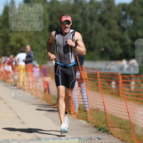 07.09.2025 - 19. Norderstedt Triathlon Michael Strokosch http://msf.ph/oto/8803884 07.09.2025 12:35:31 Laufen 151, 845, 851 meine-sportfotos.de