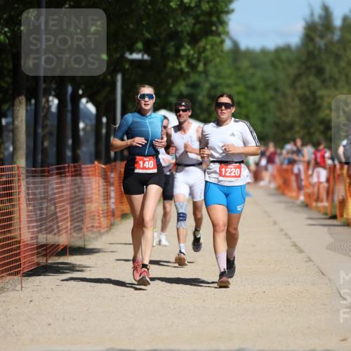 07.09.2025 - 19. Norderstedt Triathlon Michael Strokosch http://msf.ph/oto/8804012 07.09.2025 12:35:39 Laufen 140, 697, 737, 851, 1220 meine-sportfotos.de
