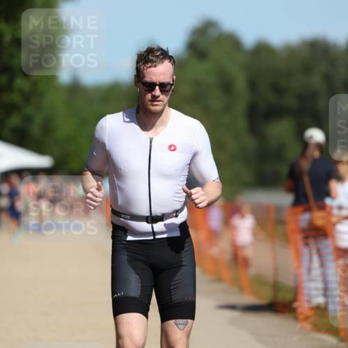 07.09.2025 - 19. Norderstedt Triathlon Michael Strokosch http://msf.ph/oto/8804099 07.09.2025 12:35:46 Laufen 140, 697, 737, 1220 meine-sportfotos.de