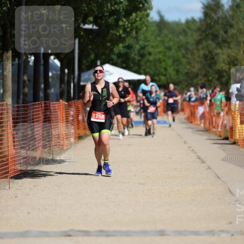 07.09.2025 - 19. Norderstedt Triathlon Michael Strokosch http://msf.ph/oto/8804214 07.09.2025 12:36:01 Laufen 1242, 1258 meine-sportfotos.de
