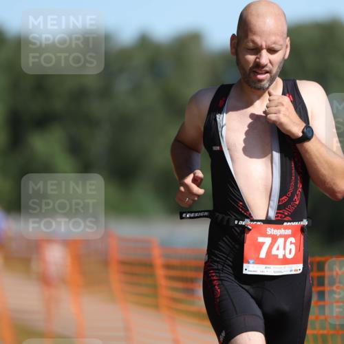 07.09.2025 - 19. Norderstedt Triathlon Michael Strokosch http://msf.ph/oto/8804382 07.09.2025 12:06:15 Laufen 746 meine-sportfotos.de