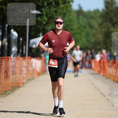 07.09.2025 - 19. Norderstedt Triathlon Michael Strokosch http://msf.ph/oto/8804455 07.09.2025 12:06:23 Laufen 280, 1258 meine-sportfotos.de