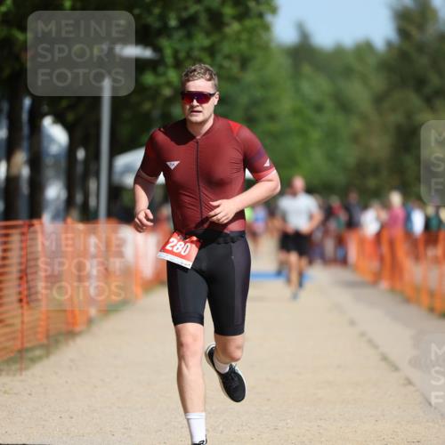 07.09.2025 - 19. Norderstedt Triathlon Michael Strokosch http://msf.ph/oto/8804469 07.09.2025 12:06:23 Laufen 280, 1258 meine-sportfotos.de