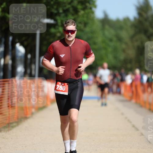 07.09.2025 - 19. Norderstedt Triathlon Michael Strokosch http://msf.ph/oto/8804474 07.09.2025 12:06:24 Laufen 280, 1258 meine-sportfotos.de