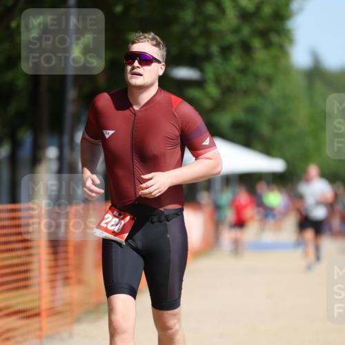 07.09.2025 - 19. Norderstedt Triathlon Michael Strokosch http://msf.ph/oto/8804508 07.09.2025 12:06:25 Laufen 280, 1258 meine-sportfotos.de