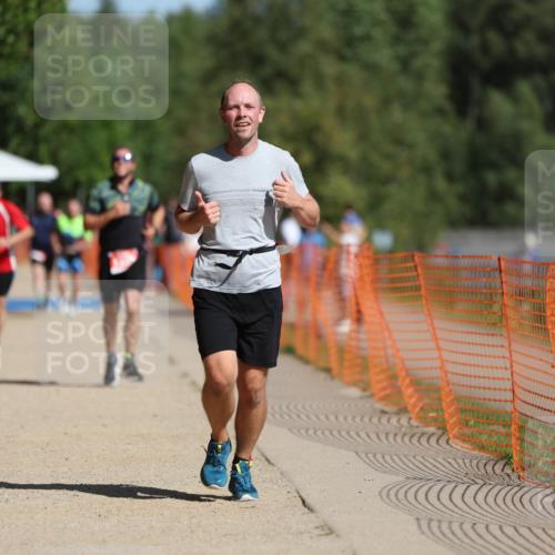 07.09.2025 - 19. Norderstedt Triathlon Michael Strokosch http://msf.ph/oto/8804574 07.09.2025 12:06:33 Laufen 801, 1395 meine-sportfotos.de