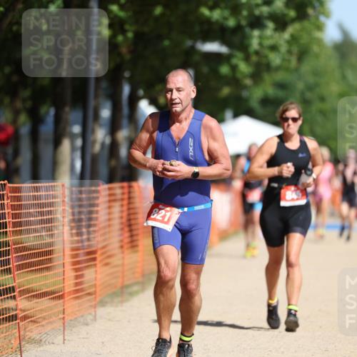 07.09.2025 - 19. Norderstedt Triathlon Michael Strokosch http://msf.ph/oto/8804929 07.09.2025 12:07:12 Laufen 821, 845 meine-sportfotos.de