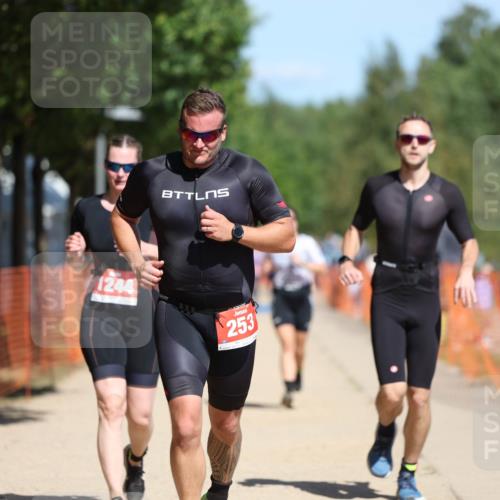 07.09.2025 - 19. Norderstedt Triathlon Michael Strokosch http://msf.ph/oto/8804971 07.09.2025 12:37:06 Laufen 253, 260, 280, 738, 1244 meine-sportfotos.de