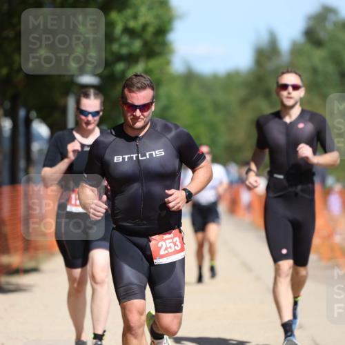 07.09.2025 - 19. Norderstedt Triathlon Michael Strokosch http://msf.ph/oto/8804981 07.09.2025 12:37:06 Laufen 253, 260, 280, 738, 1244 meine-sportfotos.de