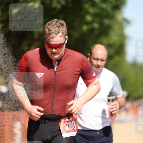 07.09.2025 - 19. Norderstedt Triathlon Michael Strokosch http://msf.ph/oto/8805124 07.09.2025 12:37:15 Laufen 280, 719, 738, 861, 1339 meine-sportfotos.de