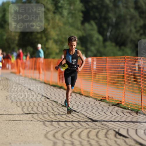07.09.2025 - 19. Norderstedt Triathlon Michael Strokosch http://msf.ph/oto/8805215 07.09.2025 09:45:04 Laufen 567 meine-sportfotos.de