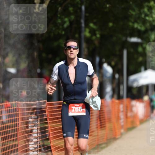 07.09.2025 - 19. Norderstedt Triathlon Michael Strokosch http://msf.ph/oto/8805235 07.09.2025 12:07:31 Laufen 768, 1368 meine-sportfotos.de