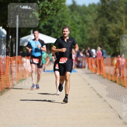 07.09.2025 - 19. Norderstedt Triathlon Michael Strokosch http://msf.ph/oto/8805441 07.09.2025 12:07:57 Laufen 734, 1223, 1257, 1288 meine-sportfotos.de