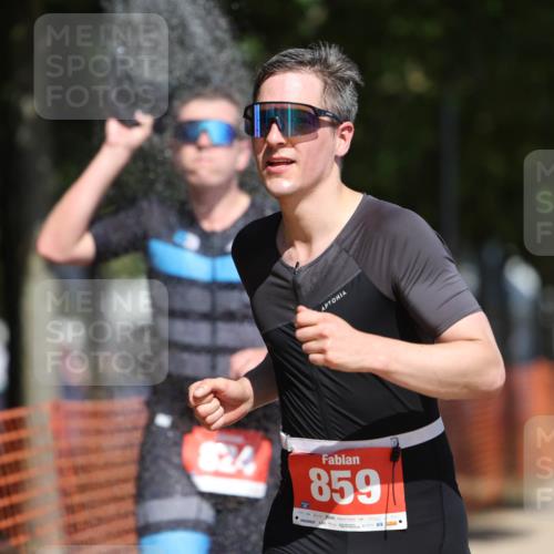 07.09.2025 - 19. Norderstedt Triathlon Michael Strokosch http://msf.ph/oto/8805687 07.09.2025 12:38:03 Laufen 136, 202, 302, 824, 859 meine-sportfotos.de