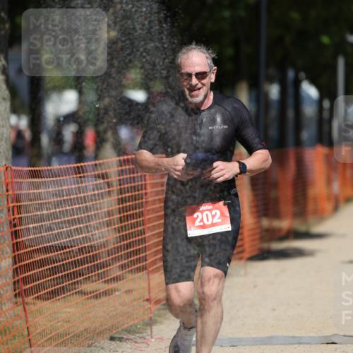 07.09.2025 - 19. Norderstedt Triathlon Michael Strokosch http://msf.ph/oto/8805762 07.09.2025 12:38:09 Laufen 136, 182, 202, 1378 meine-sportfotos.de