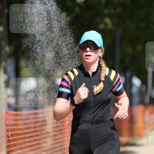 07.09.2025 - 19. Norderstedt Triathlon Michael Strokosch http://msf.ph/oto/8805926 07.09.2025 12:38:21 Laufen 182, 299, 715 meine-sportfotos.de