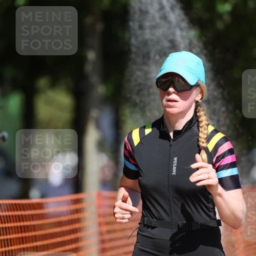 07.09.2025 - 19. Norderstedt Triathlon Michael Strokosch http://msf.ph/oto/8805933 07.09.2025 12:38:21 Laufen 182, 299, 715 meine-sportfotos.de