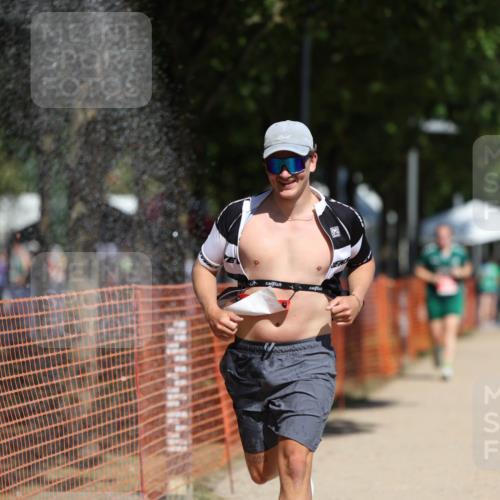 07.09.2025 - 19. Norderstedt Triathlon Michael Strokosch http://msf.ph/oto/8805946 07.09.2025 12:38:26 Laufen 715, 720, 1224 meine-sportfotos.de