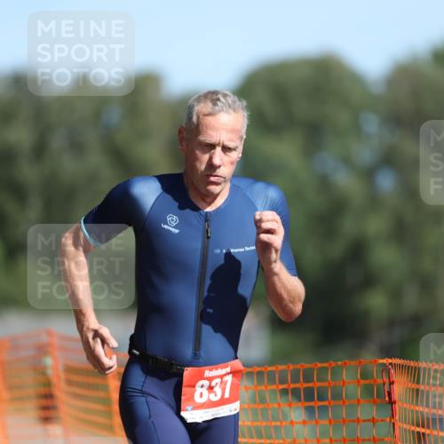 07.09.2025 - 19. Norderstedt Triathlon Michael Strokosch http://msf.ph/oto/8805995 07.09.2025 12:08:35 Laufen 837 meine-sportfotos.de