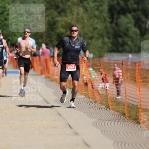 07.09.2025 - 19. Norderstedt Triathlon Michael Strokosch http://msf.ph/oto/8806021 07.09.2025 12:08:48 Laufen 185, 253, 806 meine-sportfotos.de
