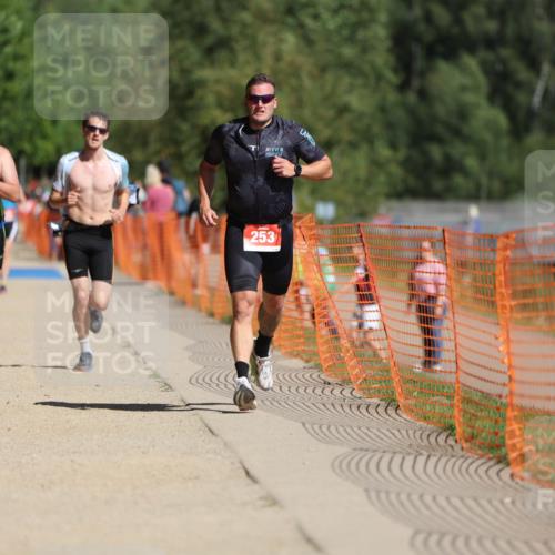 07.09.2025 - 19. Norderstedt Triathlon Michael Strokosch http://msf.ph/oto/8806025 07.09.2025 12:08:48 Laufen 185, 253, 806 meine-sportfotos.de